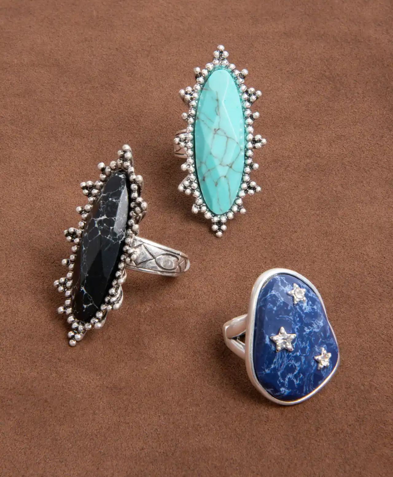 Editorial of Music Row: Lainey Wilson Launches Jewelry Collection In Partnership With The Jewelry Group, Inc.